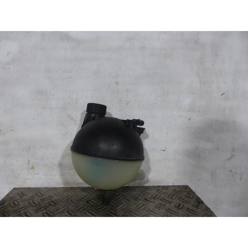 Vase d'expansion MERCEDES CLASSE B 245 Photo n°1