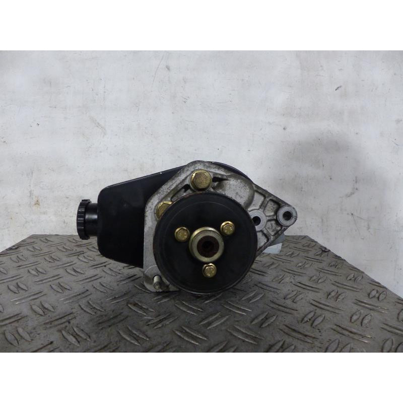 Pompe de direction RENAULT CLIO 1 Photo n°1