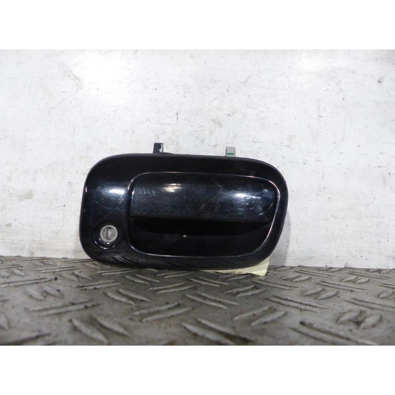 Bouton de coffre TOYOTA RAV4 2 Photo n°1