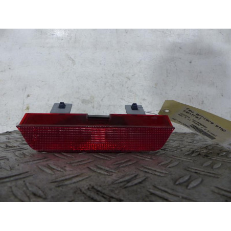 Feu arriere stop central TOYOTA RAV4 2