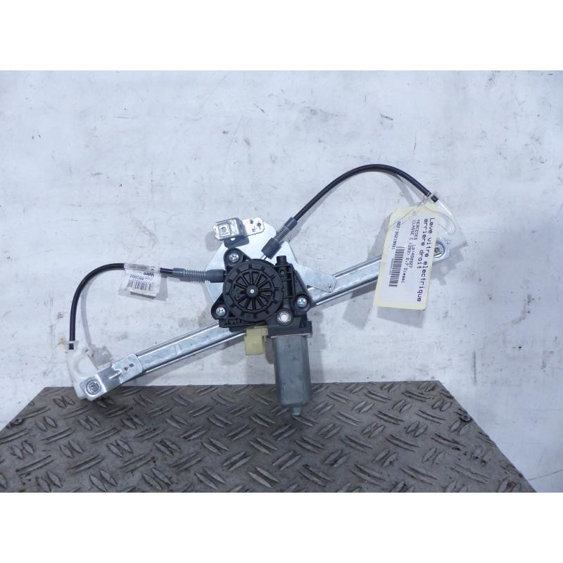 Leve vitre electrique arriere droit MERCEDES CLASSE C 203 Photo n°1