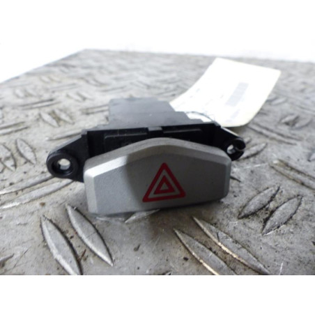 Bouton de warning KIA CARENS 2