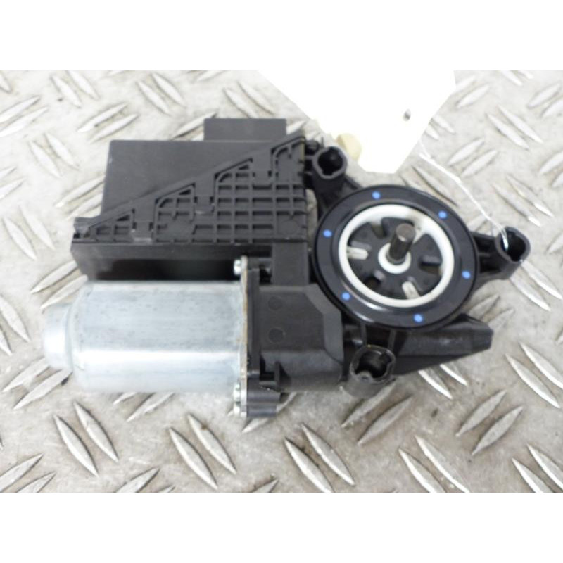 Moteur leve vitre arriere gauche SKODA ROOMSTER Photo n°1