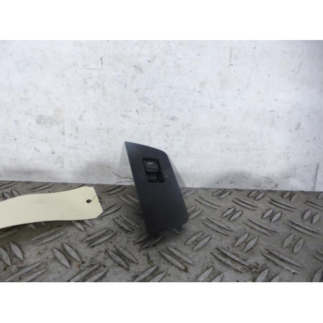 Interrupteur de leve vitre avant droit AUDI A1 1