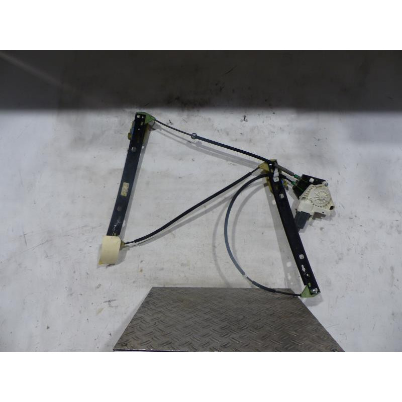 Leve vitre electrique avant gauche AUDI A1 1 Photo n°1
