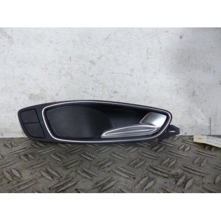 Poignee interieur avant droit AUDI A1 1