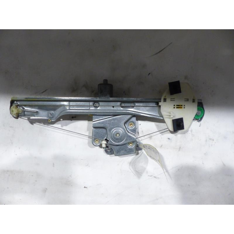 Leve vitre electrique arriere droit RENAULT CLIO 2 Photo n°1