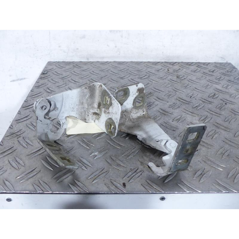 Charniere de capot RENAULT TRAFIC 2 Photo n°1