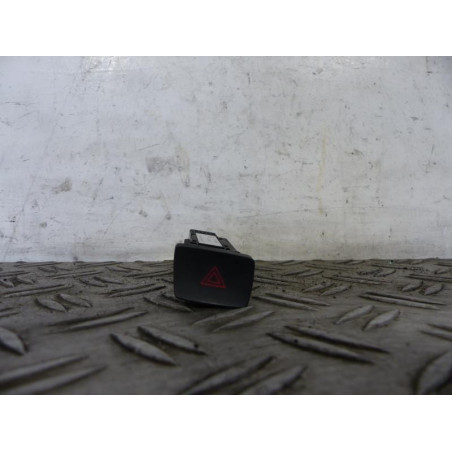 Bouton de warning MAZDA 2 2