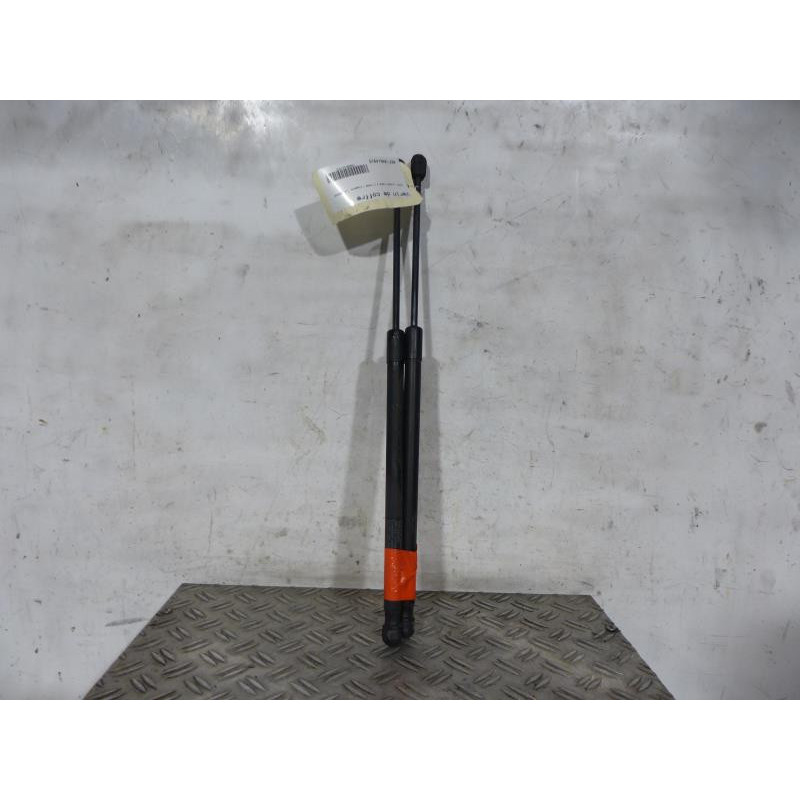 Verin de coffre MAZDA 2 2 Photo n°1