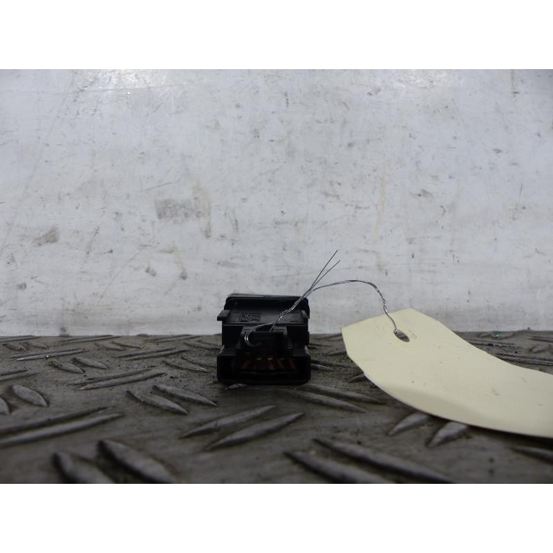 Bouton de warning MAZDA 5 1 Photo n°1