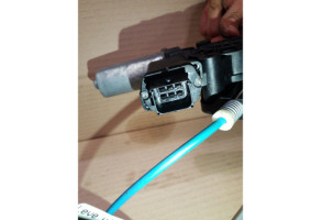 Leve vitre electrique avant droit OPEL CORSA D Photo n°6