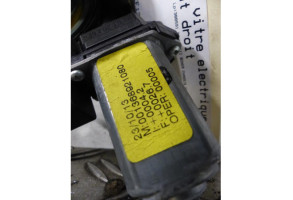 Leve vitre electrique arriere gauche RENAULT CLIO 2 Photo n°2