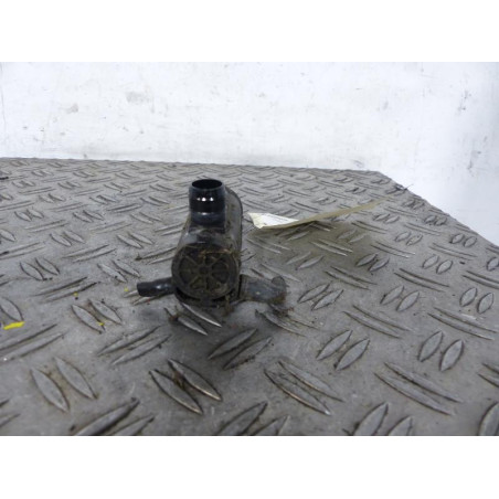 Pompe lave glace avant TOYOTA COROLLA VERSO 1