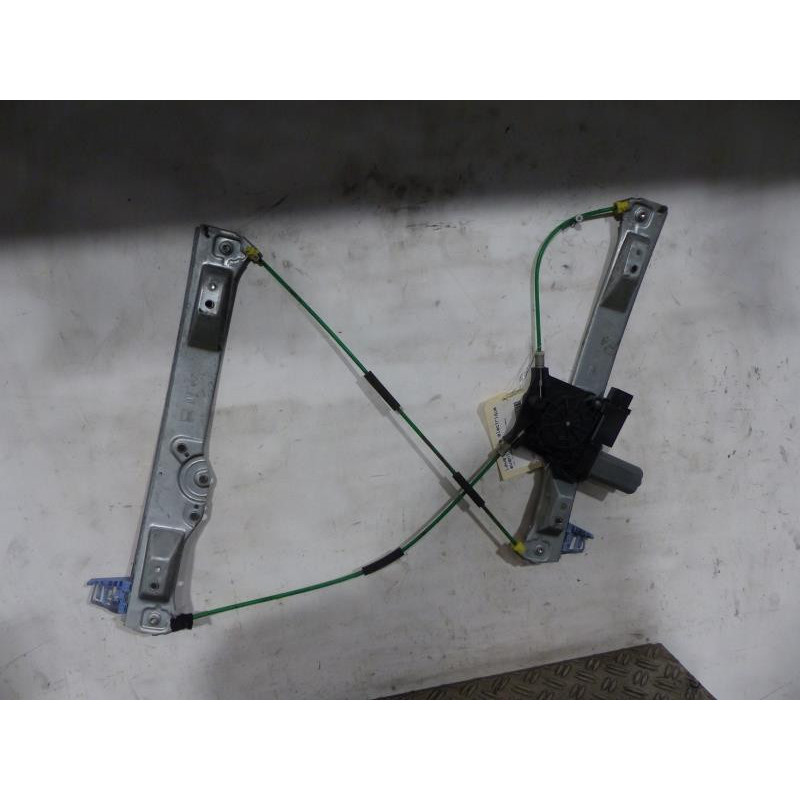Leve vitre electrique avant droit OPEL CORSA D Photo n°1