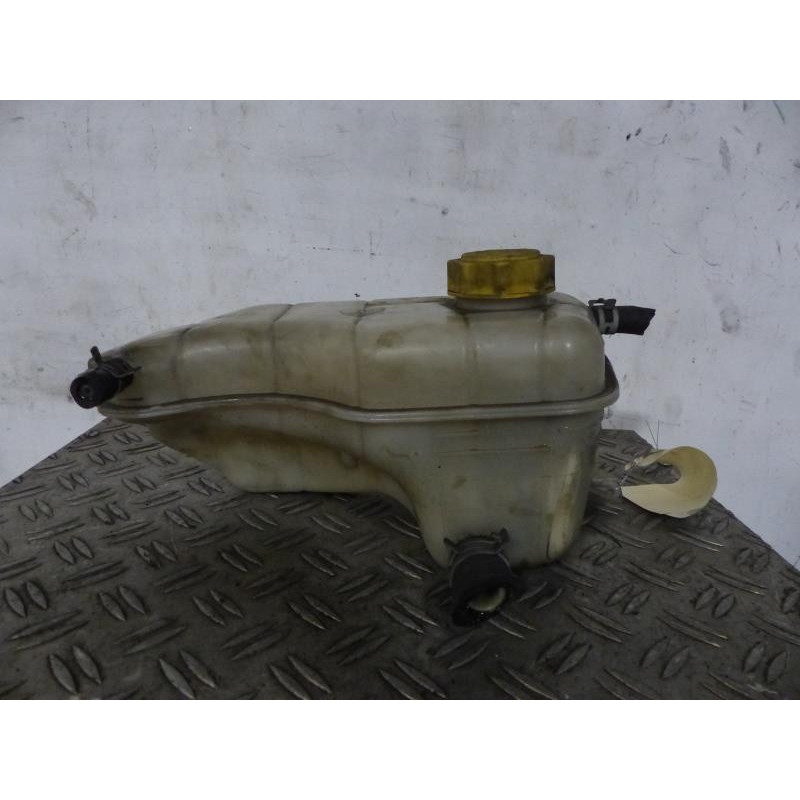 Vase d'expansion FORD PUMA Photo n°1