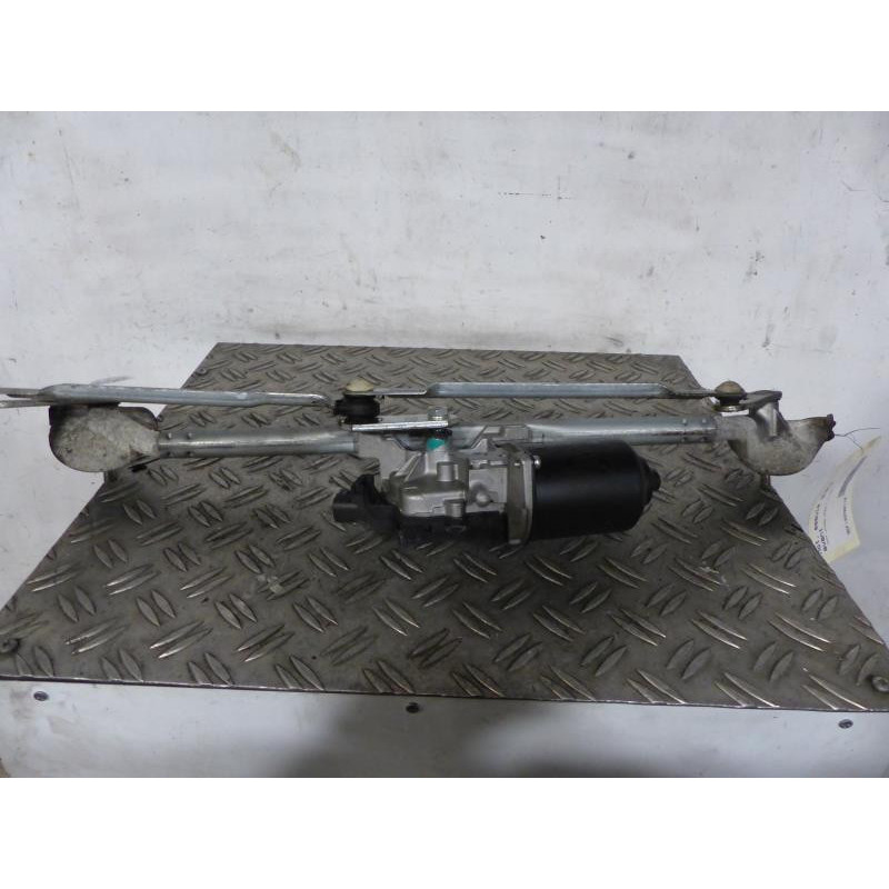 Moteur essuie glace avant TOYOTA AVENSIS 2 Photo n°1