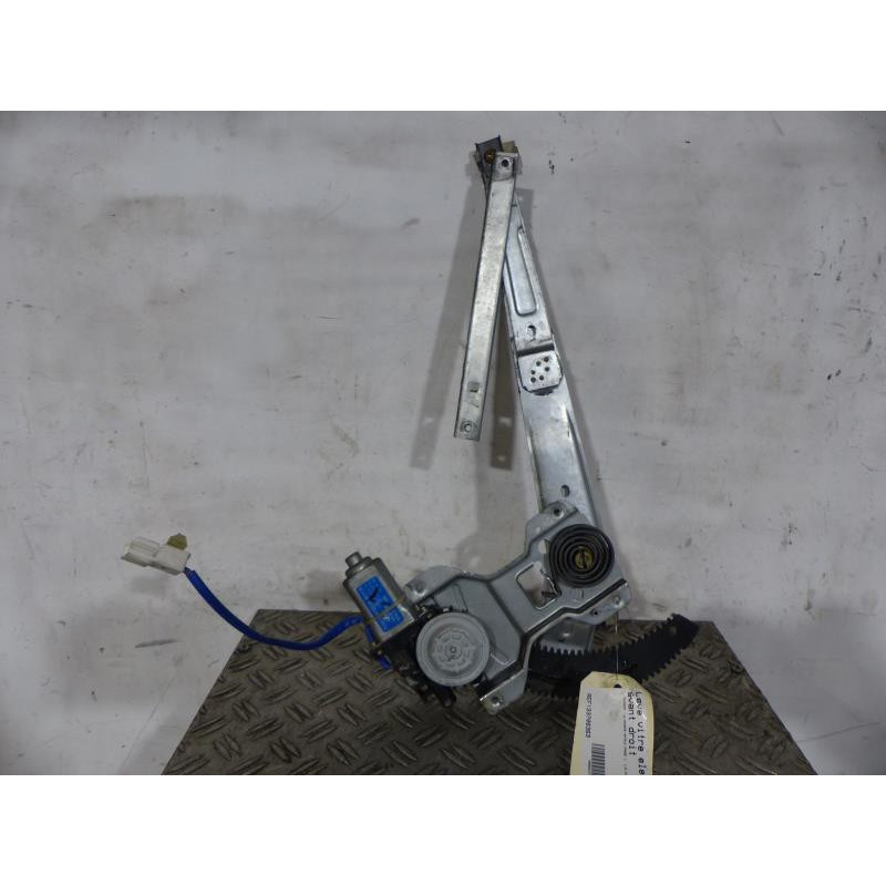 Leve vitre electrique avant droit HYUNDAI MATRIX Photo n°1