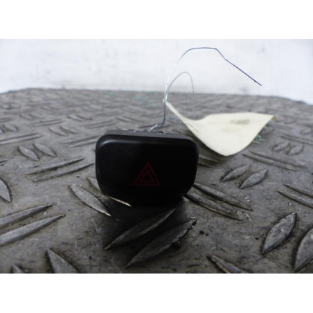 Bouton de warning NISSAN NOTE 1