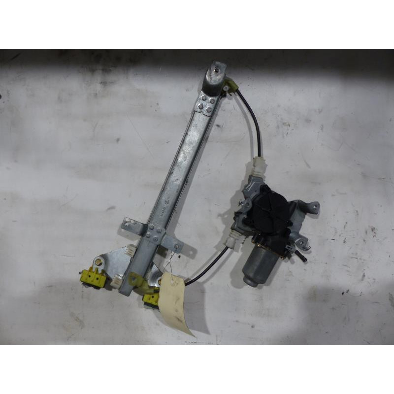 Leve vitre electrique arriere droit NISSAN ALMERA TINO Photo n°1
