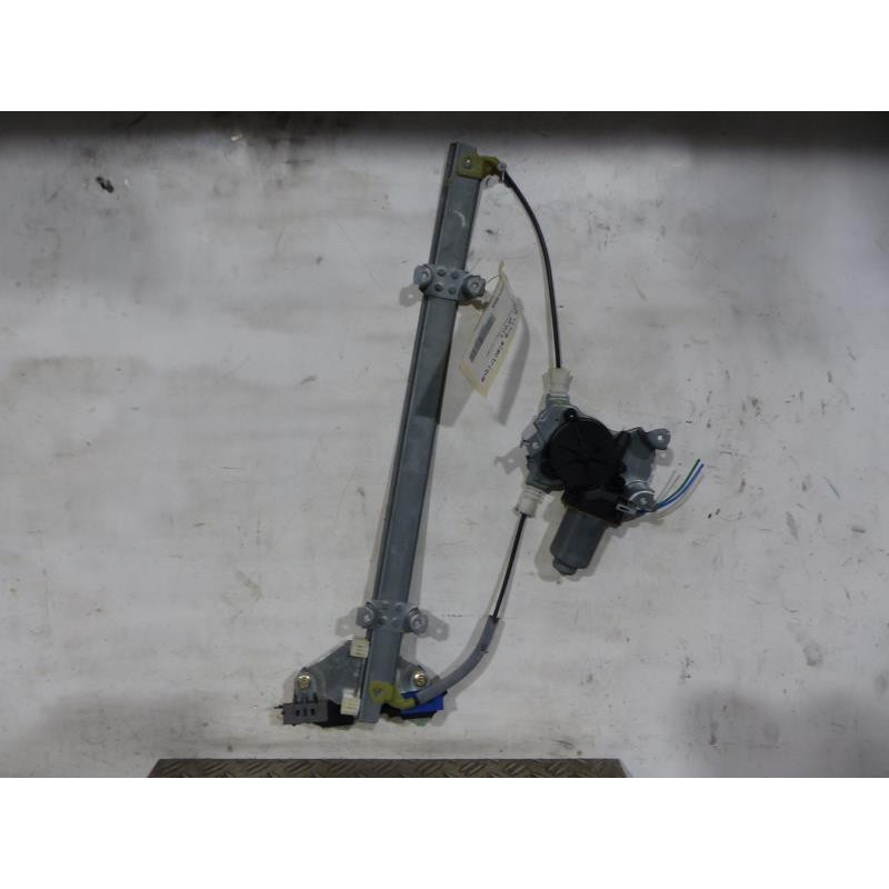 Leve vitre electrique avant droit NISSAN ALMERA TINO Photo n°1