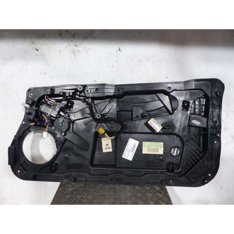 Leve vitre electrique avant droit FORD FIESTA 6 Photo n°1
