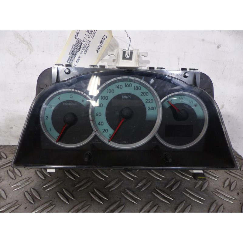 Compteur TOYOTA COROLLA VERSO 2 Photo n°1