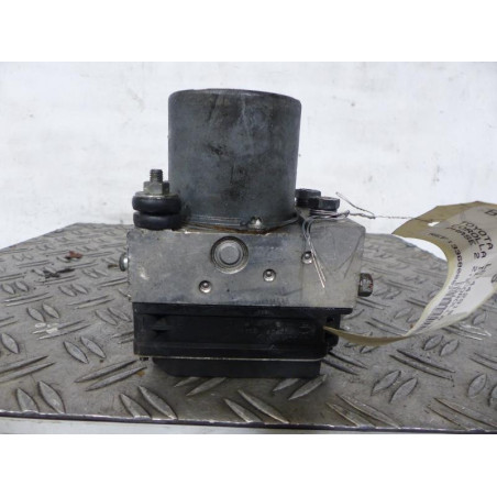 Bloc ABS (freins anti-blocage) TOYOTA COROLLA VERSO 2