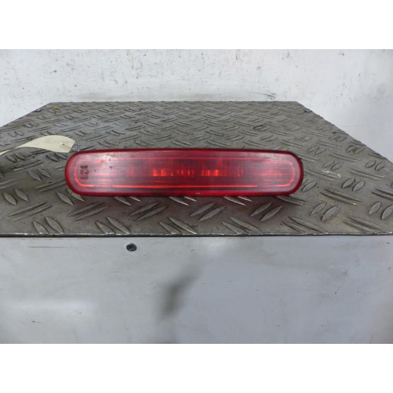 Feu arriere stop central FIAT DOBLO 2 Photo n°1