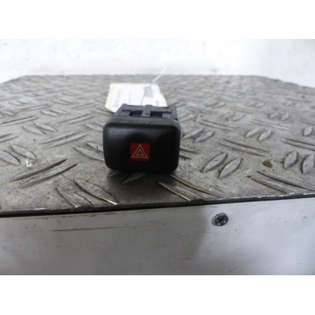 Bouton de warning OPEL ZAFIRA A