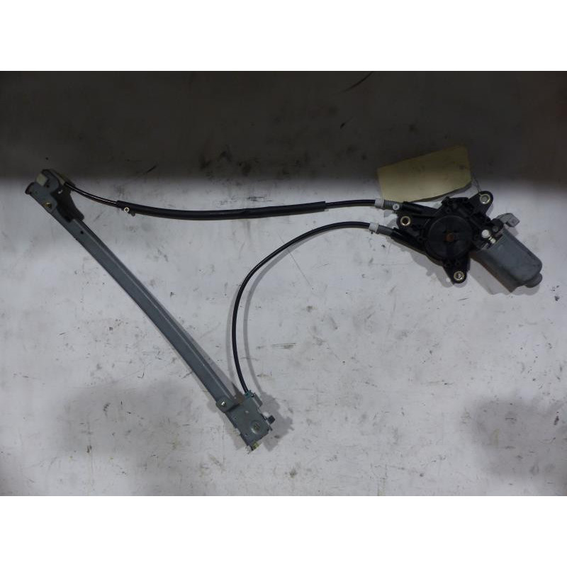 Leve vitre electrique avant droit PEUGEOT 106 Photo n°1