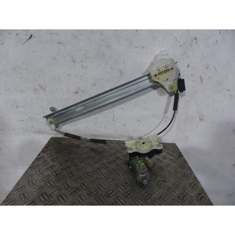 Leve vitre electrique avant droit HYUNDAI I 20 2 Photo n°1
