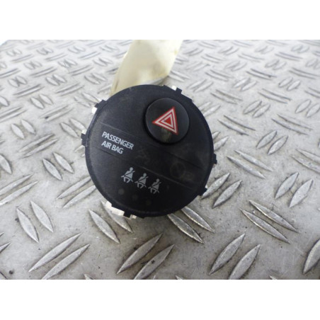 Bouton de warning TOYOTA YARIS 3