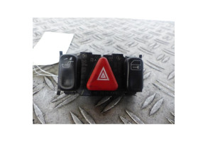 Bouton de warning MERCEDES CLASSE E 210 Photo n°2