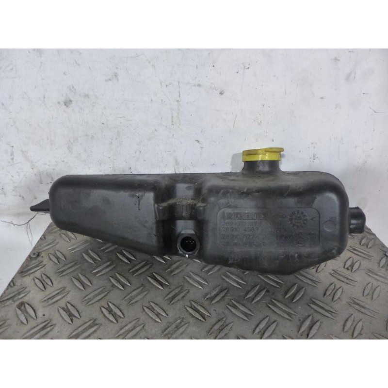 Vase de lave glace DACIA SANDERO 2 Photo n°1