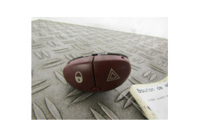 Bouton de warning CITROEN XSARA PICASSO Photo n°1