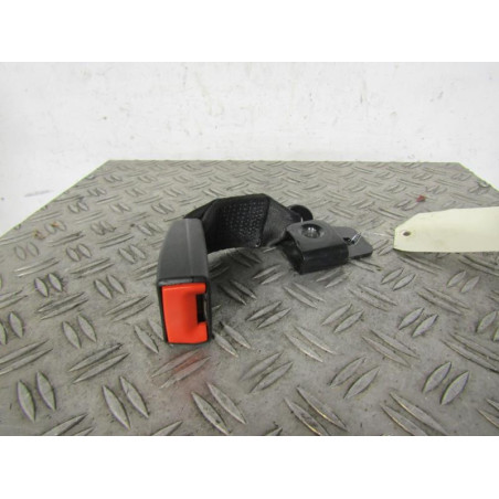 Attache ceinture arriere gauche TOYOTA AVENSIS 1