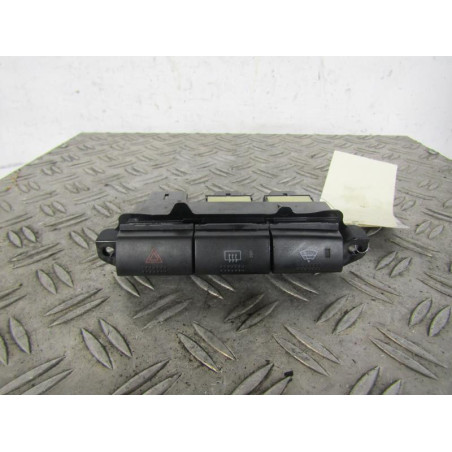 Bouton de warning TOYOTA AVENSIS 1