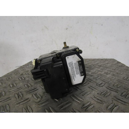 Bloc ABS (freins anti-blocage) TOYOTA AVENSIS 1