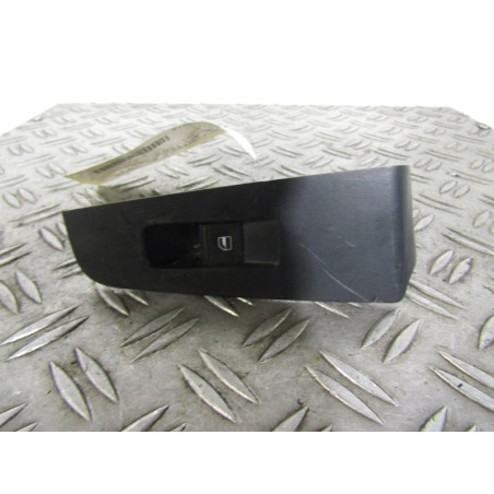 Interrupteur de leve vitre arriere droit SKODA SUPERB 2