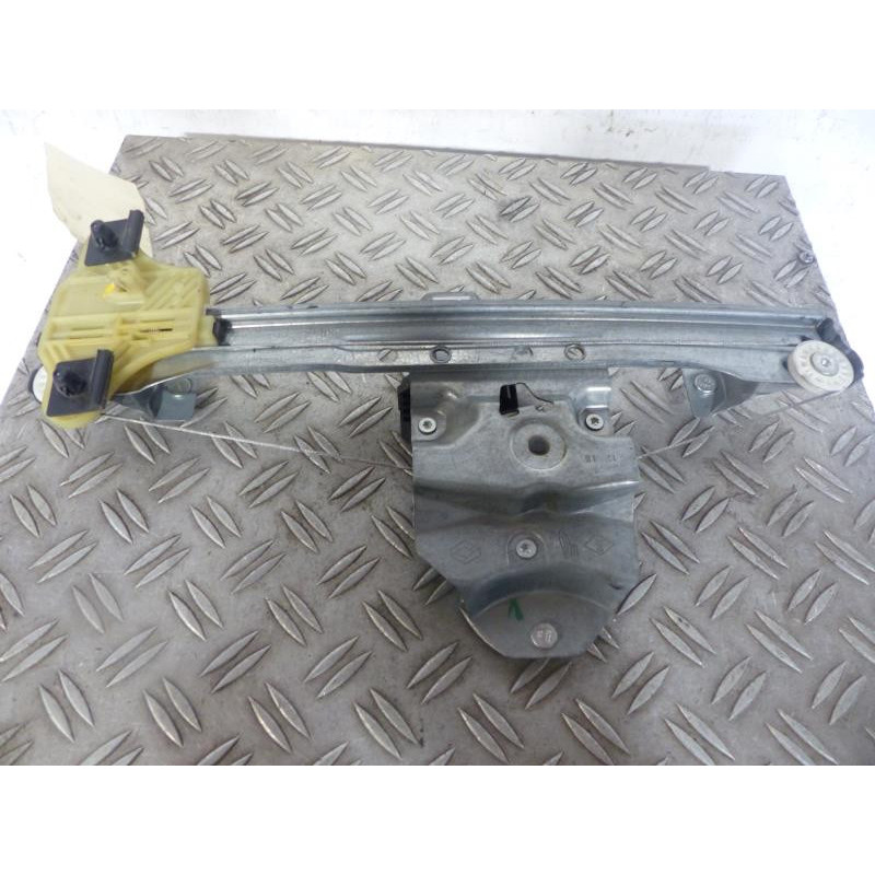 Leve vitre electrique arriere gauche RENAULT CLIO 4 Photo n°1