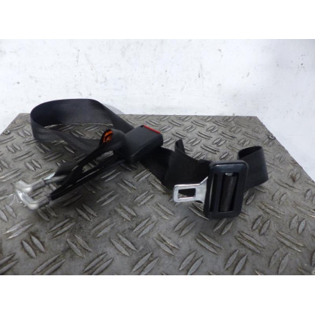 Attache ceinture arriere centrale SEAT CORDOBA 1