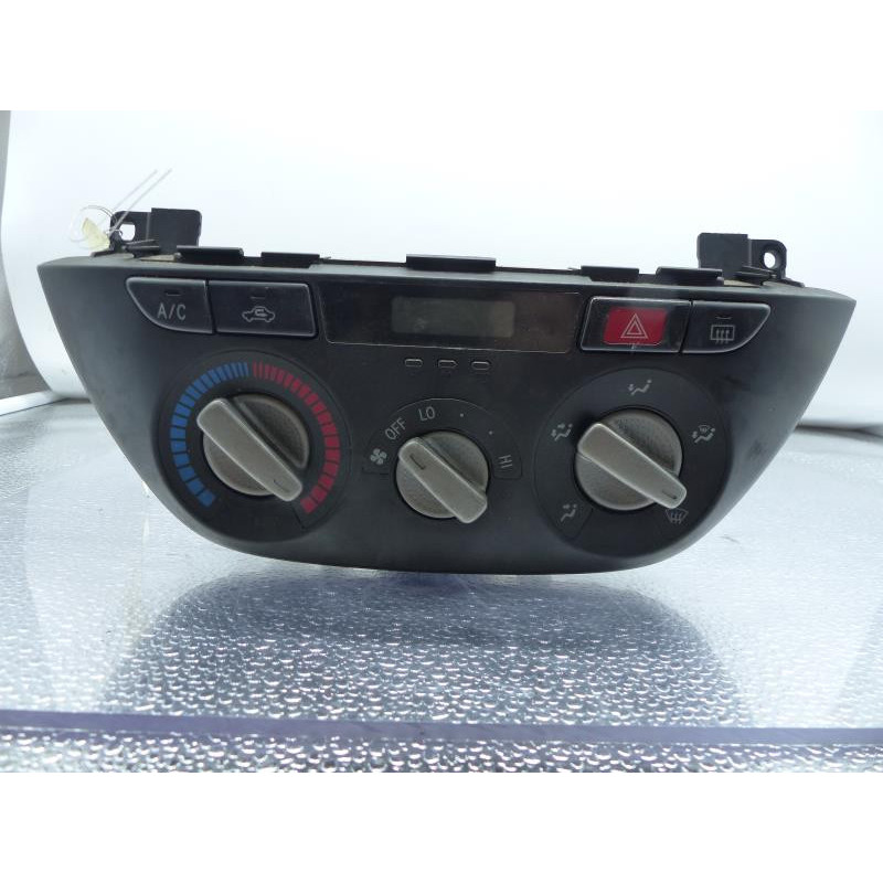 Commande chauffage TOYOTA RAV4 2 Photo n°1