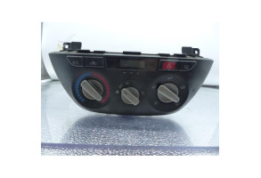 Commande chauffage TOYOTA RAV4 2 Photo n°1