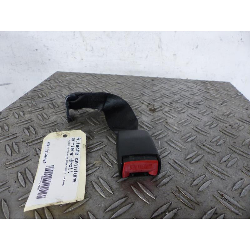Attache ceinture arriere droit PEUGEOT 306 Photo n°1