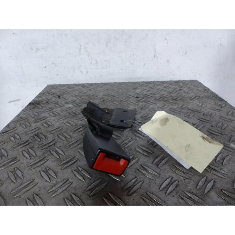 Attache ceinture arriere droit VOLKSWAGEN FOX Photo n°1