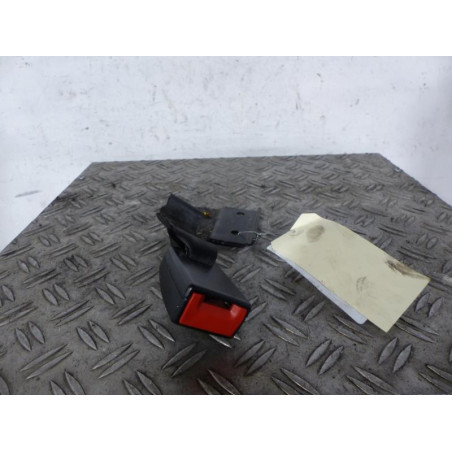Attache ceinture arriere droit VOLKSWAGEN FOX
