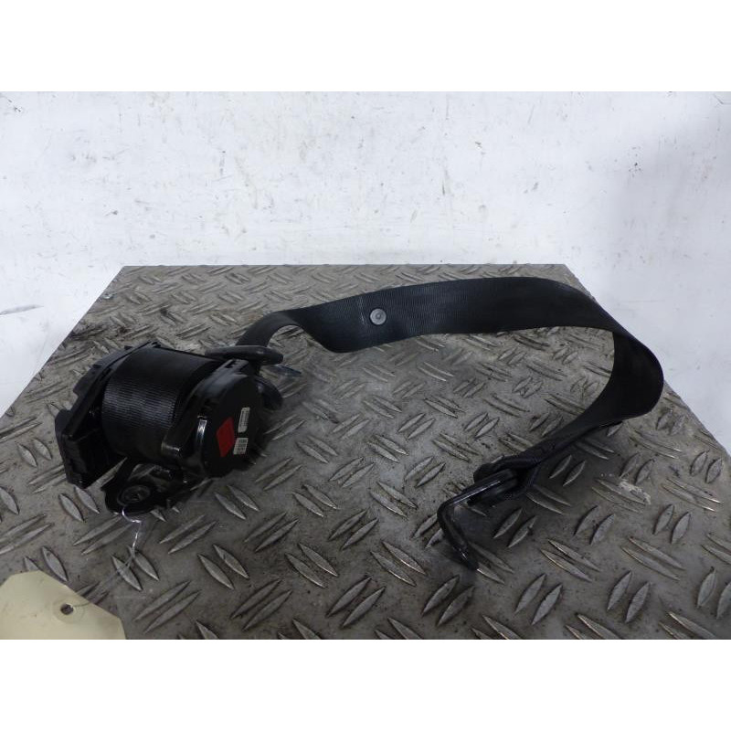 Ceinture arriere gauche VOLKSWAGEN FOX Photo n°1