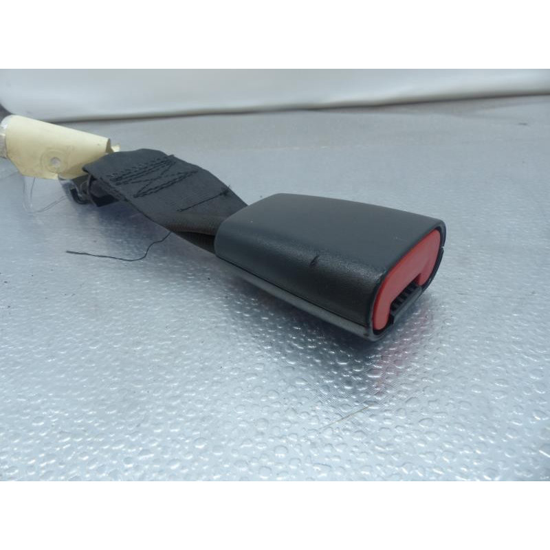 Attache ceinture arriere gauche LANCIA YPSILON 4 Photo n°1