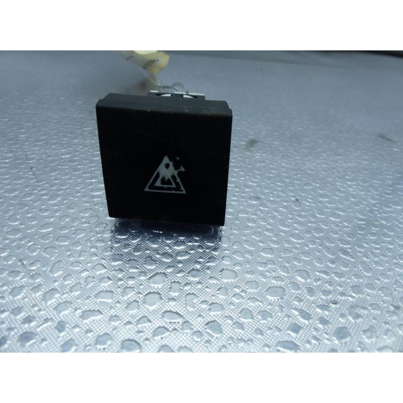 Bouton de warning PEUGEOT 508 1 Photo n°1